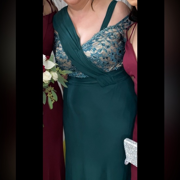 Off-shoulder dress with sleeves - Picture 1 of 5